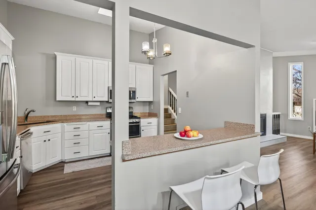 $425,000 | 8945 Preserve Boulevard, Eden Prairie, MN 55347