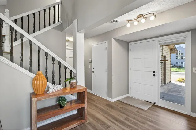 $425,000 | 8945 Preserve Boulevard, Eden Prairie, MN 55347