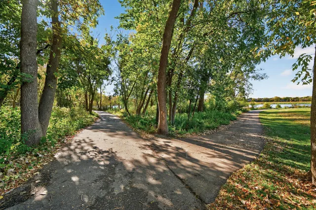 $425,000 | 8945 Preserve Boulevard, Eden Prairie, MN 55347