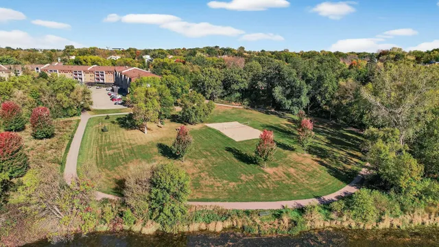 $425,000 | 8945 Preserve Boulevard, Eden Prairie, MN 55347