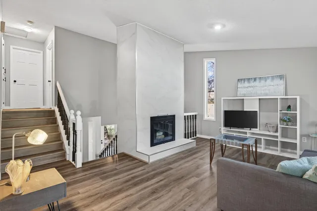 $425,000 | 8945 Preserve Boulevard, Eden Prairie, MN 55347