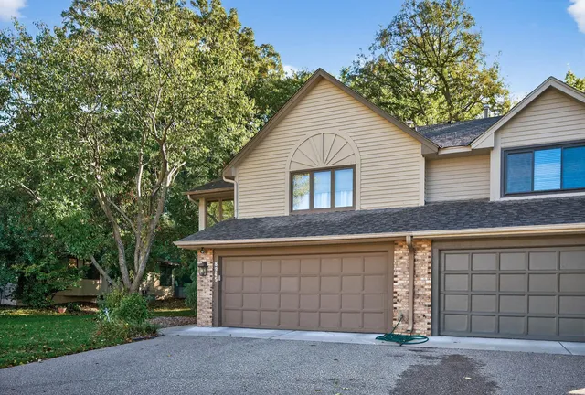 $425,000 | 8945 Preserve Boulevard, Eden Prairie, MN 55347