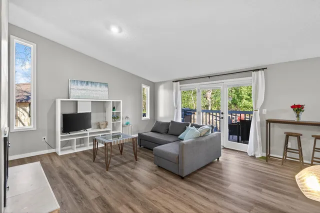 $425,000 | 8945 Preserve Boulevard, Eden Prairie, MN 55347