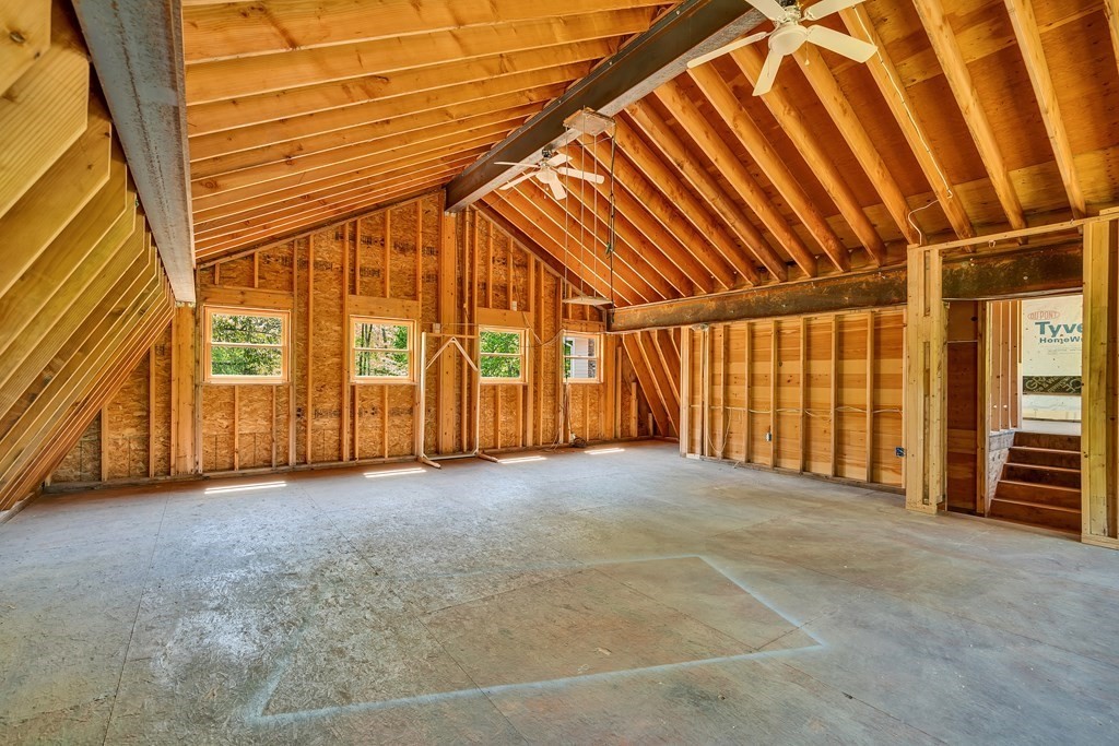236 Gates Pond Road Berlin, MA 01503 - Photo 33 of 42 an empty room with windows