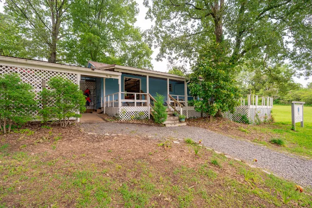 $575,000 | 1242 Highway 64, Ocoee, TN 37361