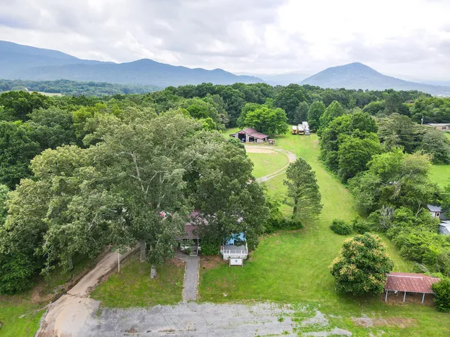 $575,000 | 1242 Highway 64, Ocoee, TN 37361