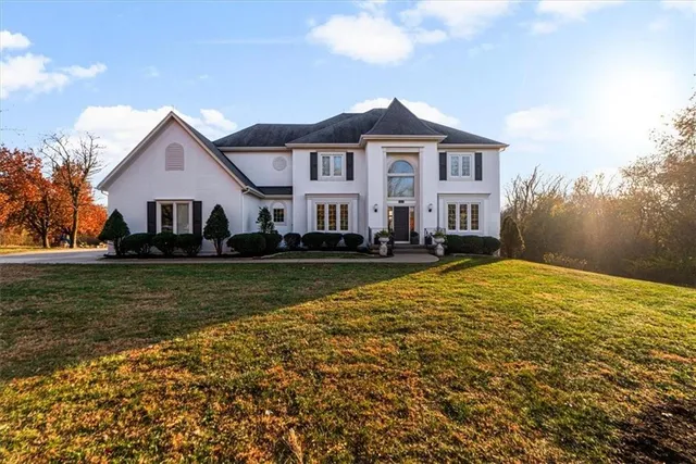 $1,095,000 | 10125 West 149th Terrace, Overland Park, KS 66221