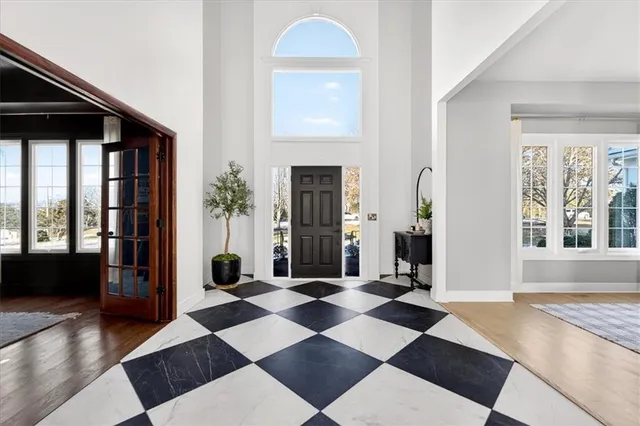 $1,095,000 | 10125 West 149th Terrace, Overland Park, KS 66221