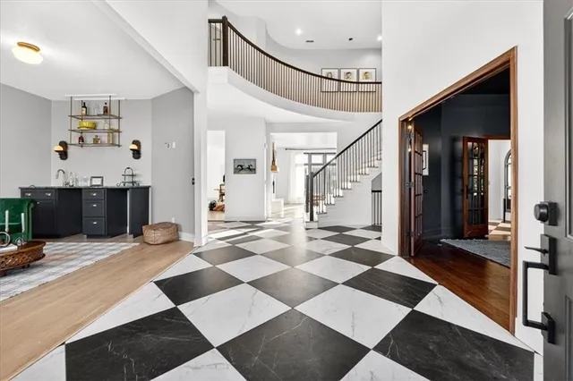 $1,095,000 | 10125 West 149th Terrace, Overland Park, KS 66221