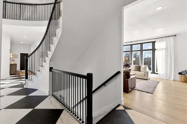 $1,095,000 | 10125 West 149th Terrace, Overland Park, KS 66221