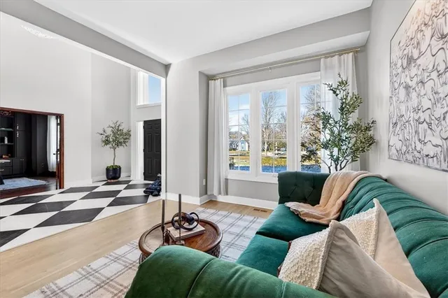 $1,095,000 | 10125 West 149th Terrace, Overland Park, KS 66221