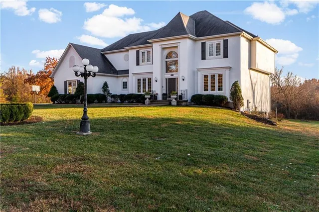 $1,095,000 | 10125 West 149th Terrace, Overland Park, KS 66221