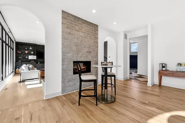 $1,095,000 | 10125 West 149th Terrace, Overland Park, KS 66221