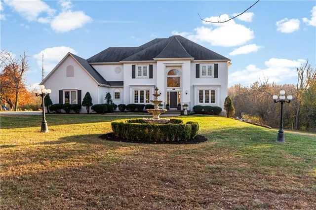 $1,095,000 | 10125 West 149th Terrace, Overland Park, KS 66221