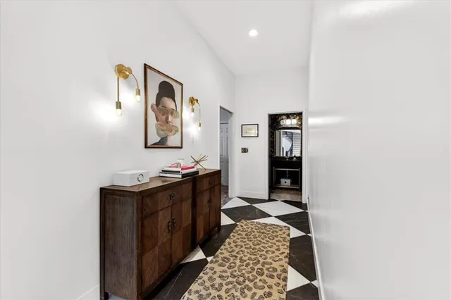 $1,095,000 | 10125 West 149th Terrace, Overland Park, KS 66221