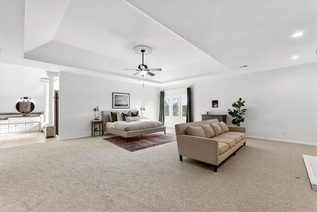 $1,095,000 | 10125 West 149th Terrace, Overland Park, KS 66221