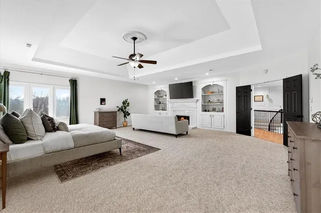 $1,095,000 | 10125 West 149th Terrace, Overland Park, KS 66221