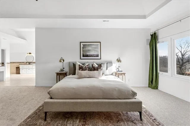 $1,095,000 | 10125 West 149th Terrace, Overland Park, KS 66221