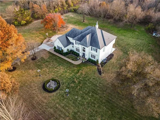 $1,095,000 | 10125 West 149th Terrace, Overland Park, KS 66221