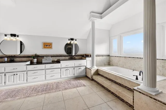 $1,095,000 | 10125 West 149th Terrace, Overland Park, KS 66221