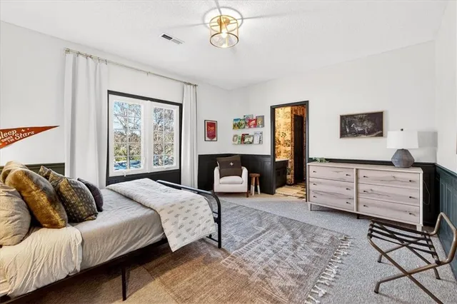 $1,095,000 | 10125 West 149th Terrace, Overland Park, KS 66221