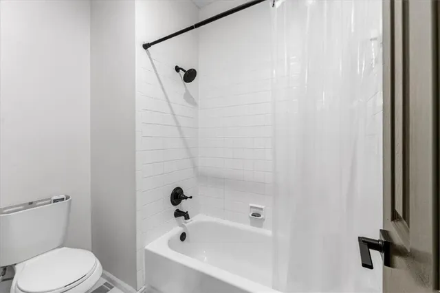 $1,095,000 | 10125 West 149th Terrace, Overland Park, KS 66221