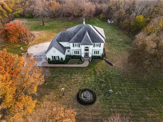 $1,095,000 | 10125 West 149th Terrace, Overland Park, KS 66221