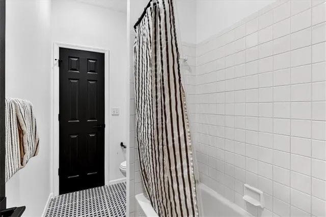 $1,095,000 | 10125 West 149th Terrace, Overland Park, KS 66221