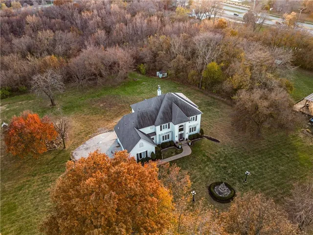 $1,095,000 | 10125 West 149th Terrace, Overland Park, KS 66221