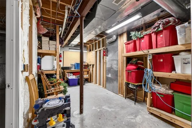 $1,095,000 | 10125 West 149th Terrace, Overland Park, KS 66221