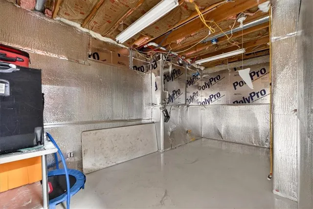 $1,095,000 | 10125 West 149th Terrace, Overland Park, KS 66221