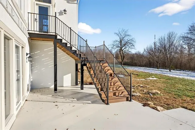 $1,095,000 | 10125 West 149th Terrace, Overland Park, KS 66221