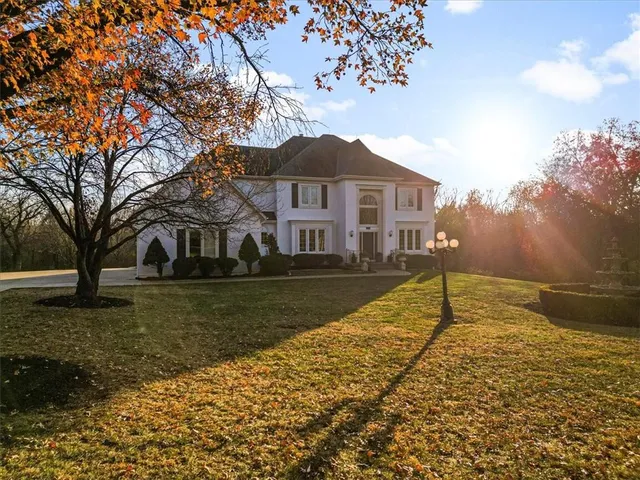$1,095,000 | 10125 West 149th Terrace, Overland Park, KS 66221