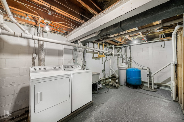 25915 South Tehle Road Elwood, IL 60421 - Photo 14 of 15 a utility room with dryer and washer