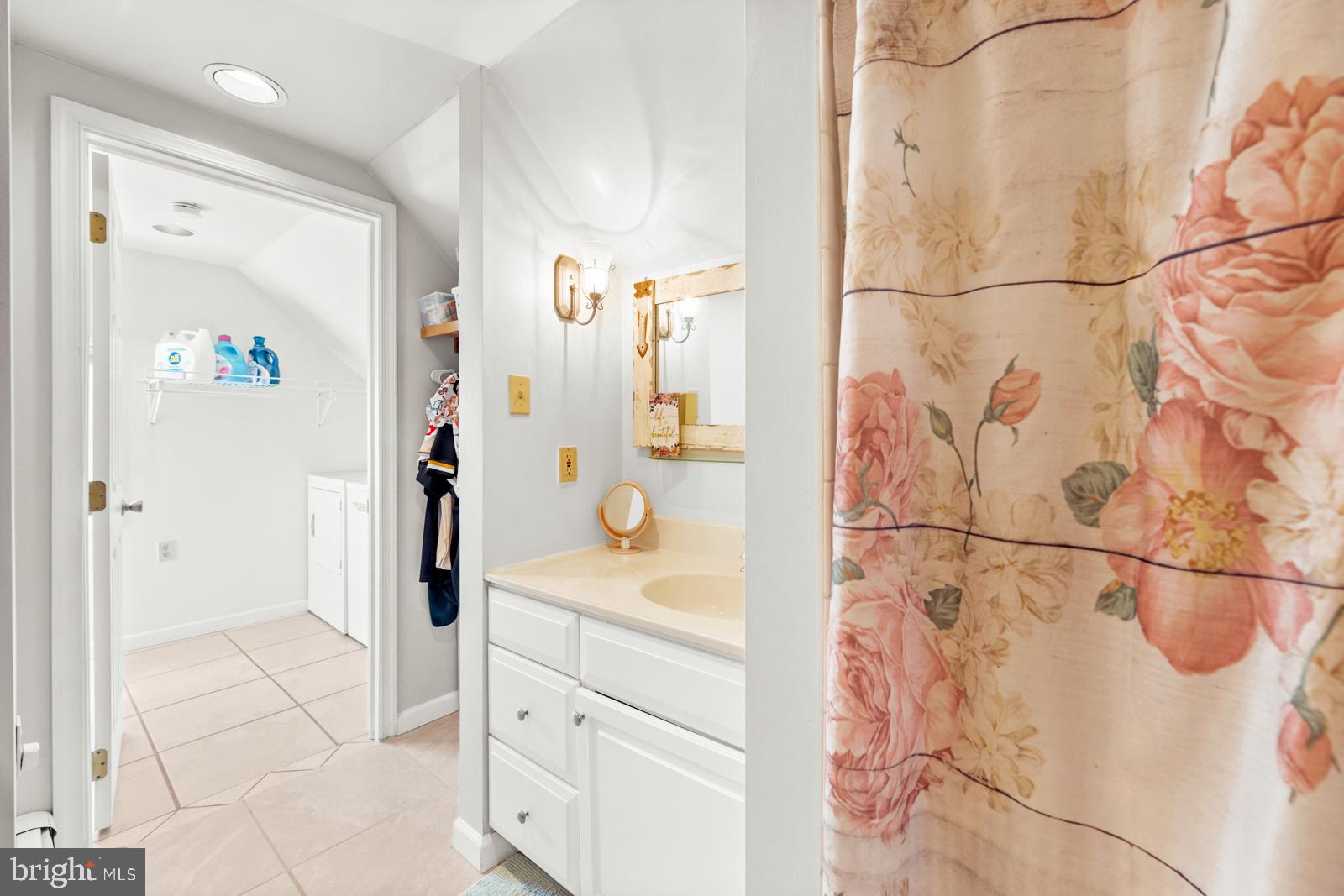 3204 Holyoke Road Philadelphia, PA 19114 - Photo 22 of 27 Gallery Image 22