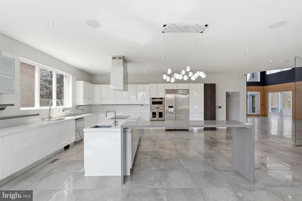 $2,600,000 | 6600 Reserves Hill Court, Annandale, VA 22003