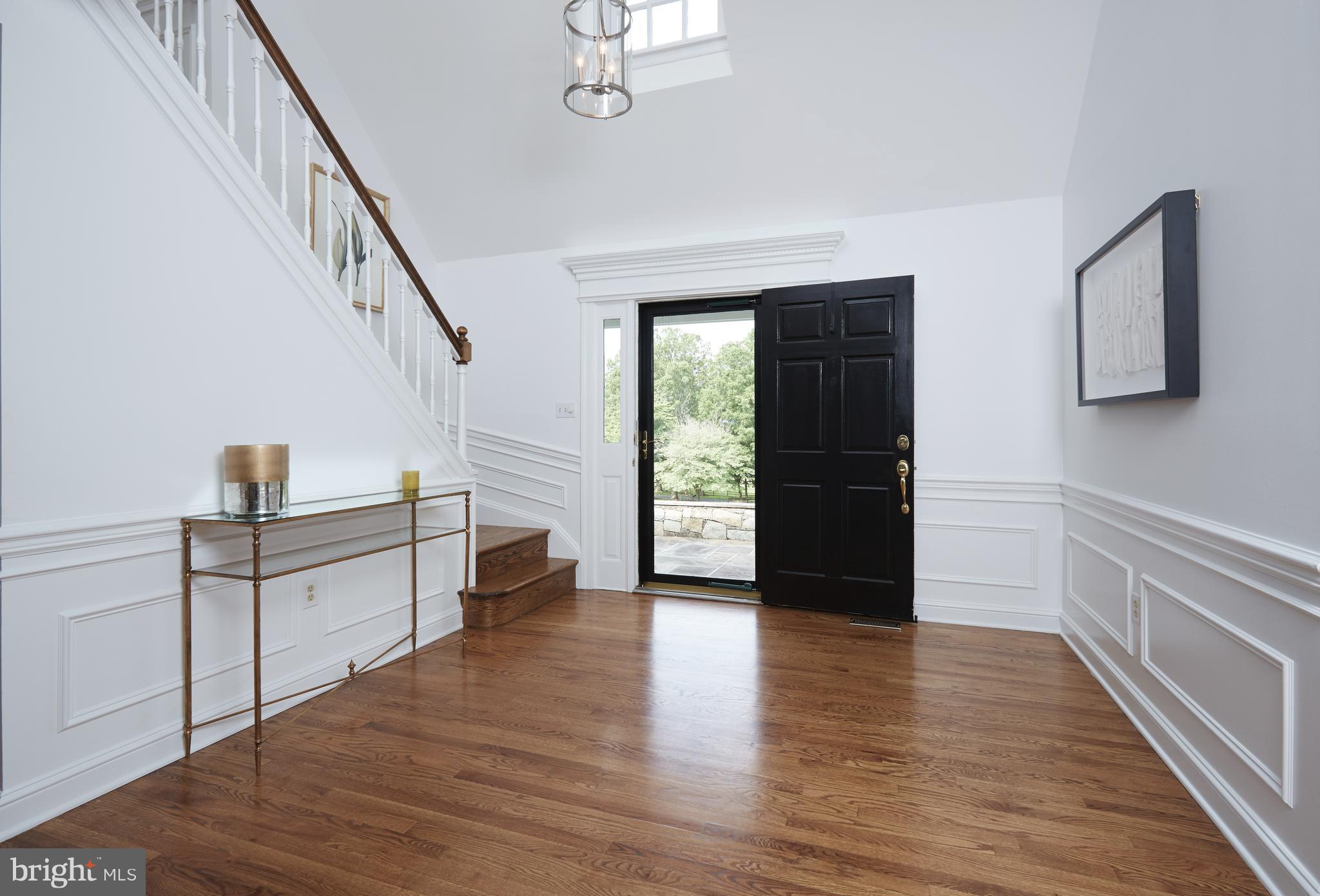 12821 Three Sisters Road Potomac, MD 20854 - Photo 4 of 30 Interior (General)