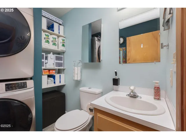 $475,000 | 3461 Northwest Lee Avenue, Lincoln City, OR 97367