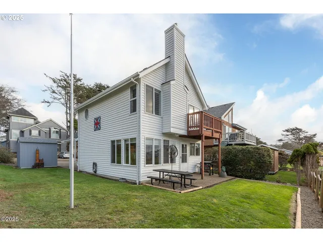 $475,000 | 3461 Northwest Lee Avenue, Lincoln City, OR 97367