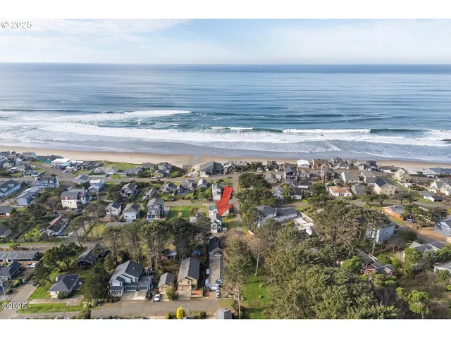 $475,000 | 3461 Northwest Lee Avenue, Lincoln City, OR 97367