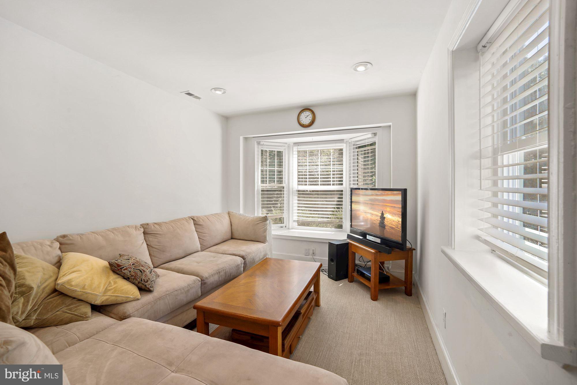 6201 Wedgewood Road Bethesda, MD 20817 - Photo 15 of 31 Additional Room