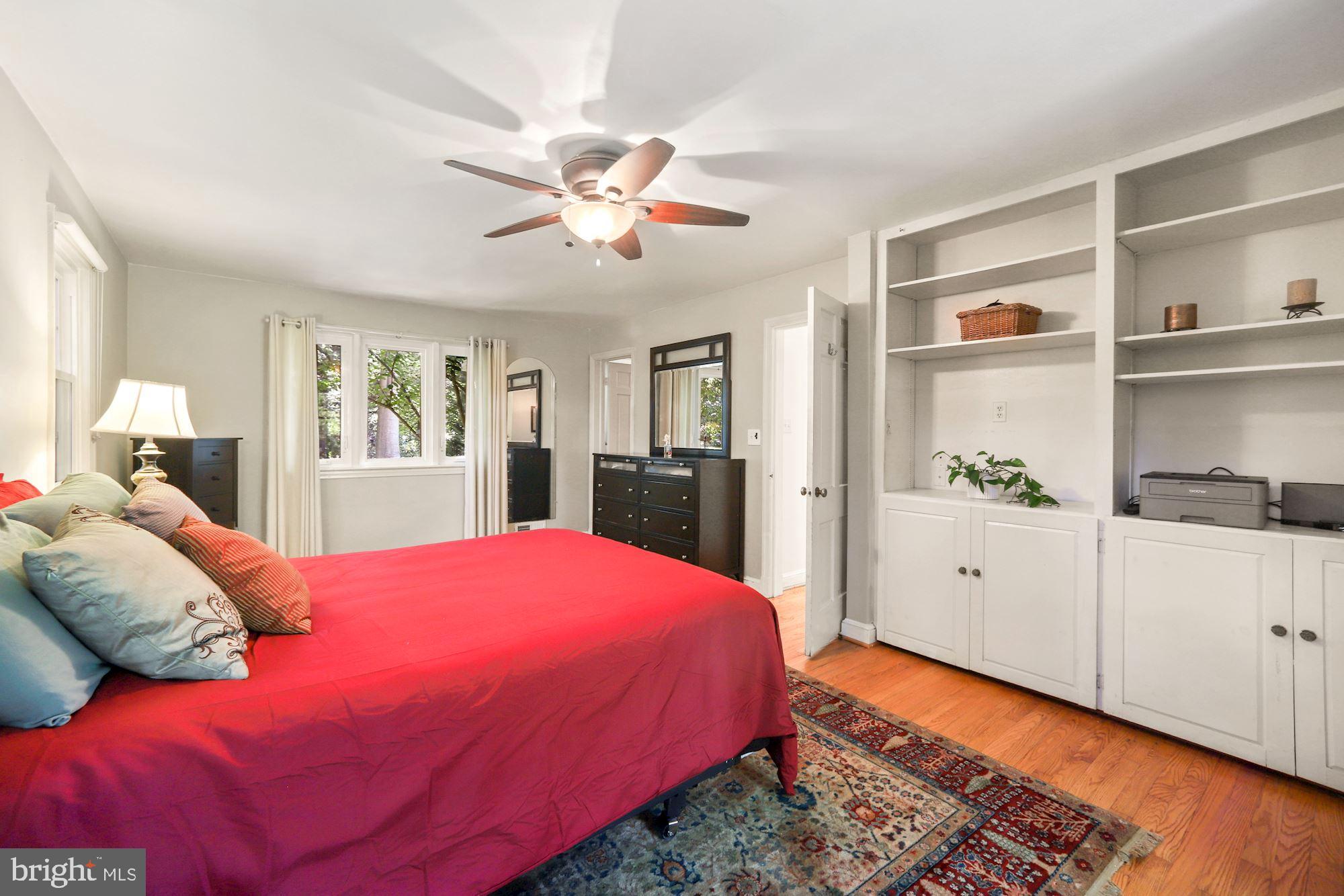 6201 Wedgewood Road Bethesda, MD 20817 - Photo 21 of 31 Primary Bedroom with En Suite