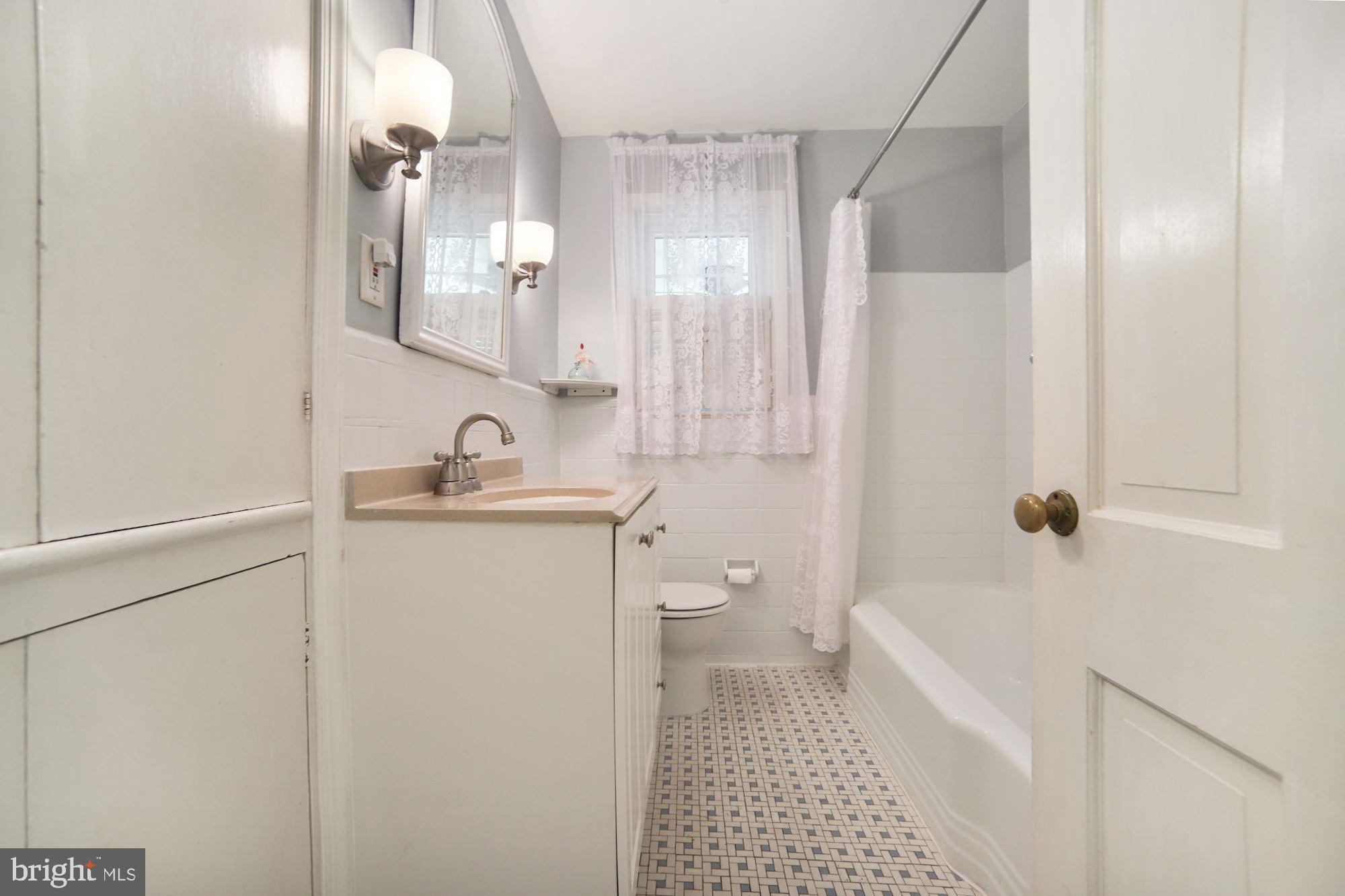 6201 Wedgewood Road Bethesda, MD 20817 - Photo 27 of 31 Second Bathroom
