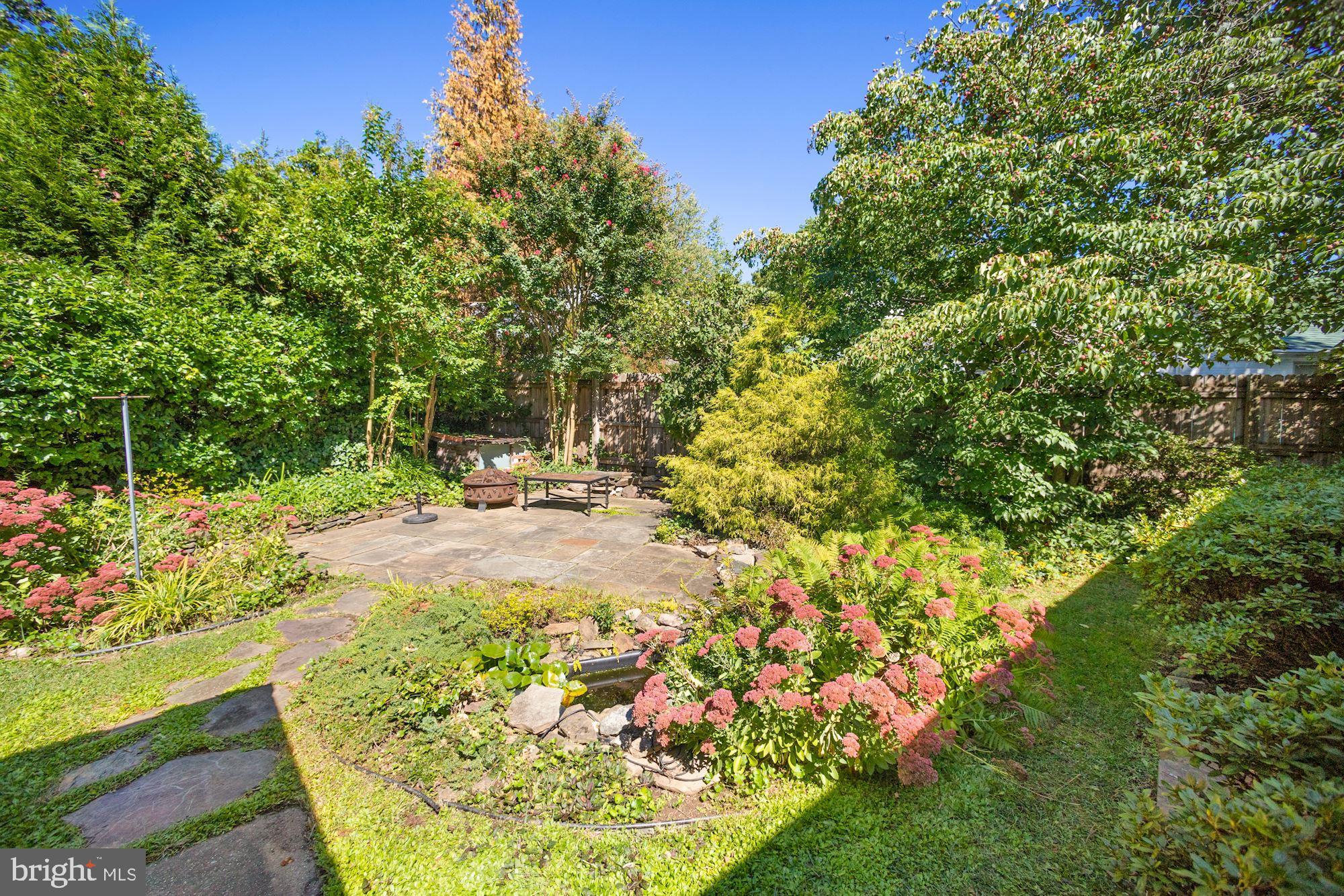 6201 Wedgewood Road Bethesda, MD 20817 - Photo 28 of 31 Gorgeous Outside Space