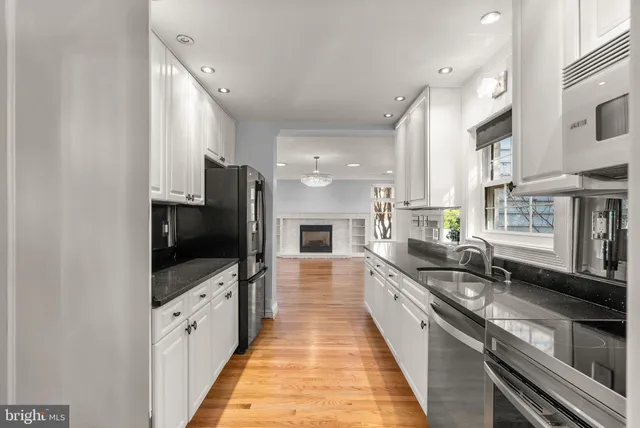 $4,500 | 10130 Blake Lane, Oakton, VA 22124