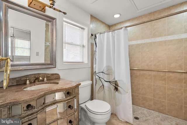 $4,500 | 10130 Blake Lane, Oakton, VA 22124