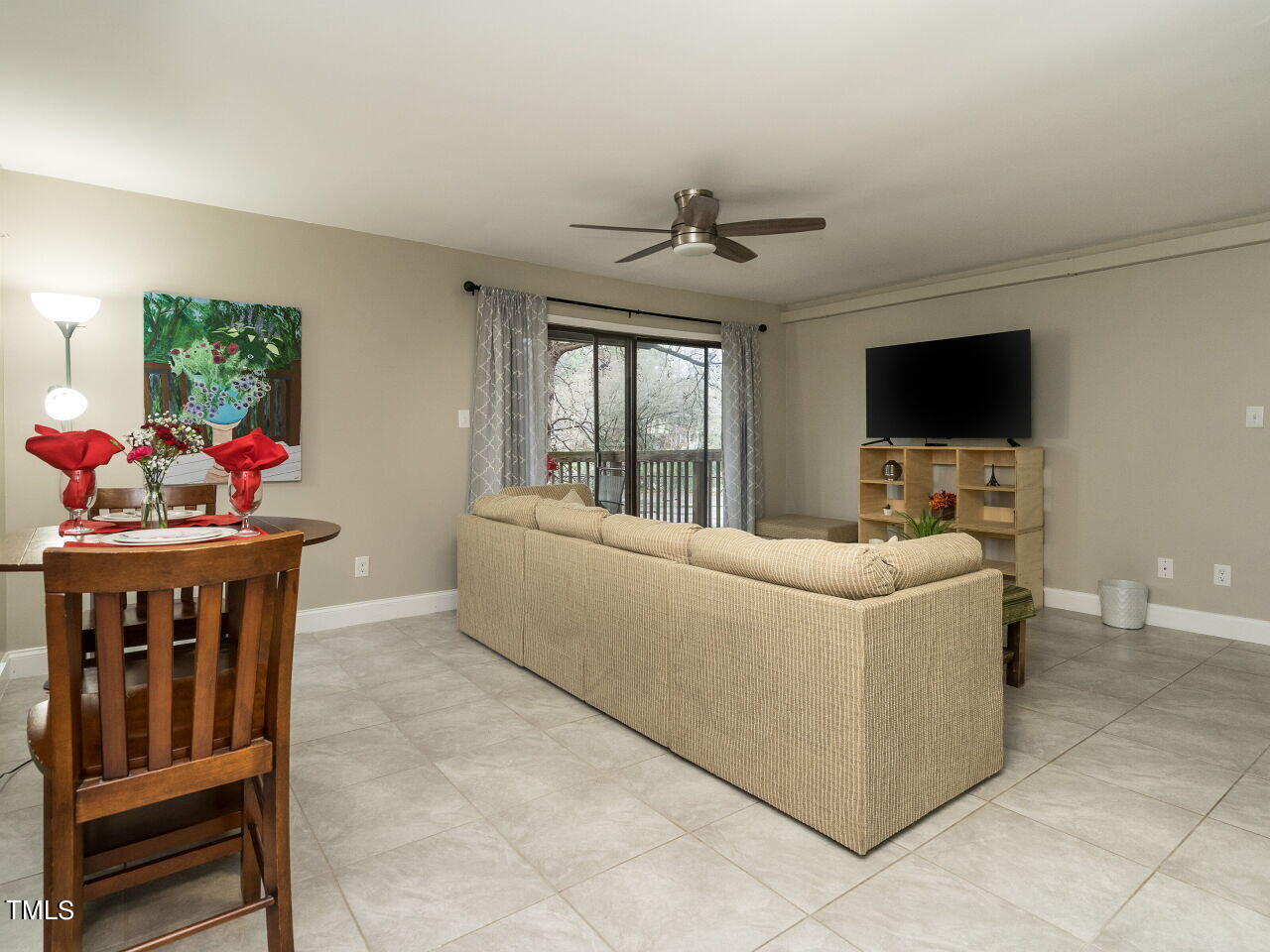516 Pine Ridge Place, Unit 516 Raleigh, NC 27609 - Photo 8 of 24 008-1280x960-family-room