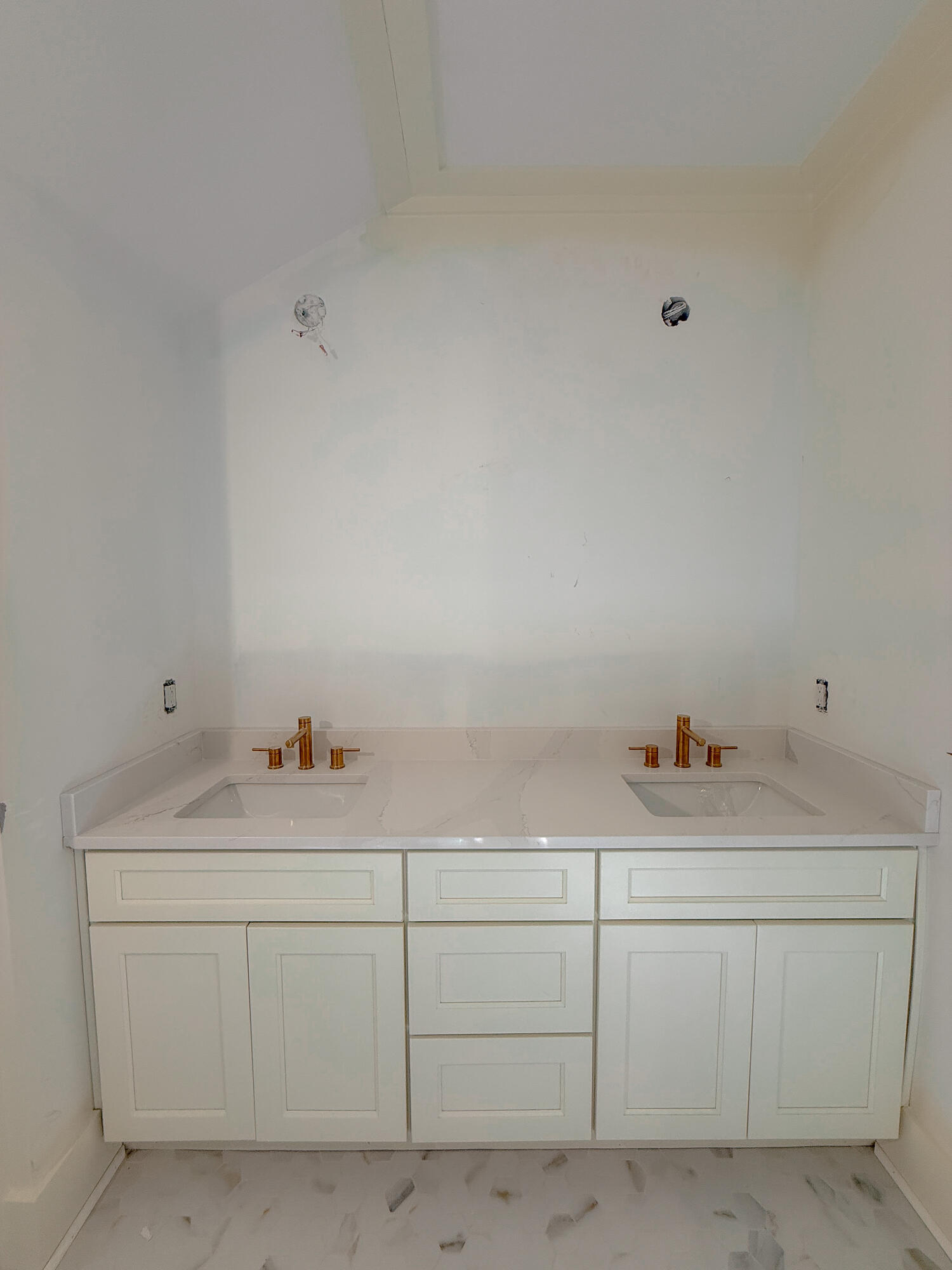 6 29th Avenue Isle of Palms, SC 29451 - Photo 45 of 62 Guest Bathroom # 5 (Full Bath)