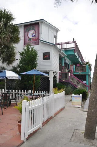 $4,675,000 | 6 29th Avenue, Isle of Palms, SC 29451