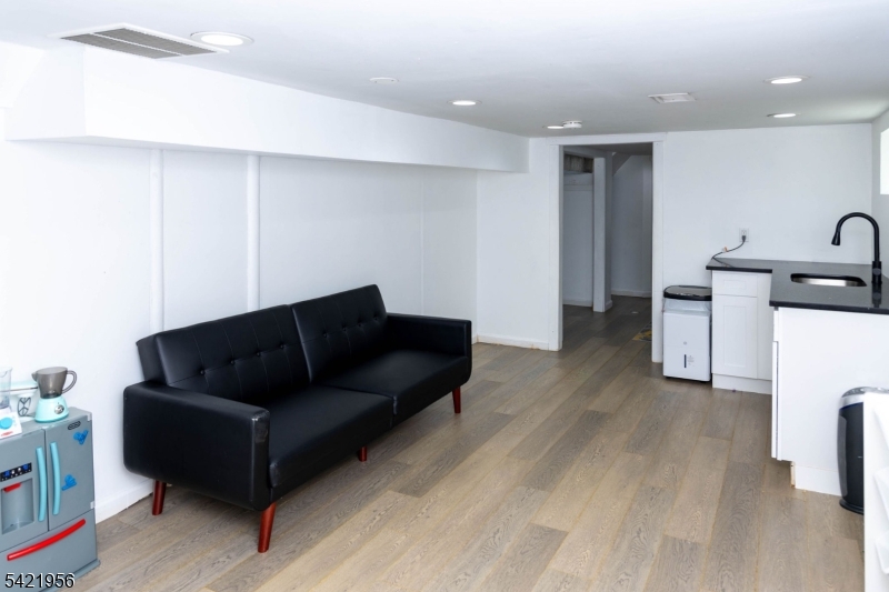 126 Ridge Avenue Bloomfield, NJ 07003 - Photo 33 of 46